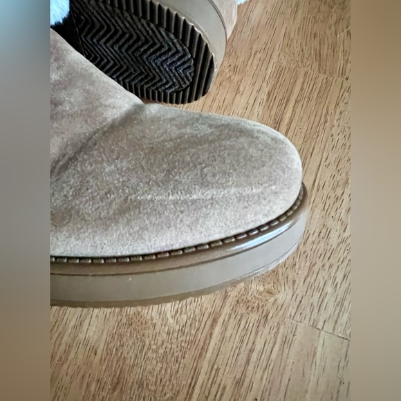 Cozy Tan Winter Boots with Faux Fur Lining - Picture 7 of 8